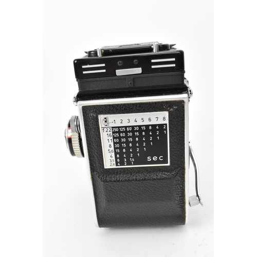 233 - A Rolleiflex Synchro-Compur wide angle TLR camera, in black, 2490041, with Carl Zeiss Distagon 1:4 f... 