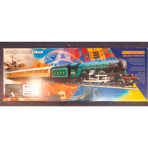 39 - Hornby- A boxed OO gauge Flying Scotsman electric train set, incomplete (some pieces of track missin... 