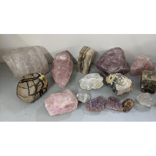 259 - A selection of semi-precious rock crystals to include amethysts, onyx, rose quartz and others
Locati... 