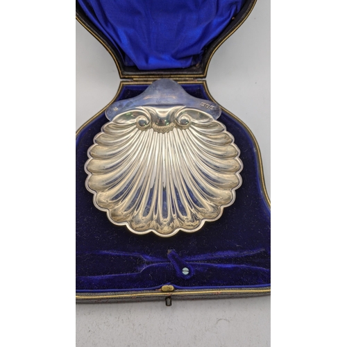 91 - A silver oyster shell shaped butter dish, hallmarked London 1905, total weight 69.7g
Location: A3T