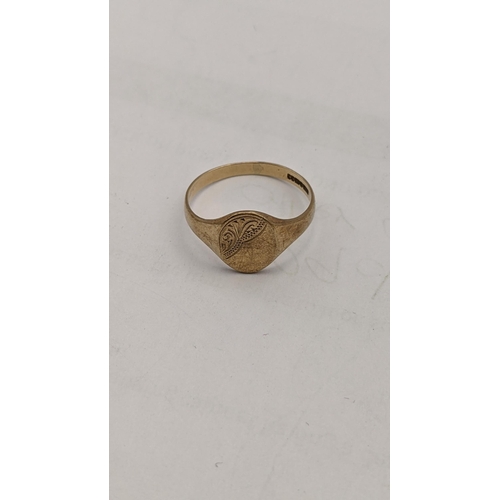 8 - A 9ct gold gents signet ring 
Location: CAB2