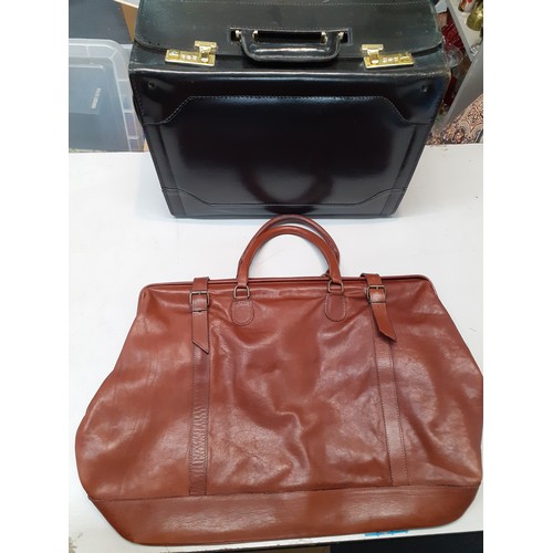 477 - A Next tan leather Gladstone style bag 20