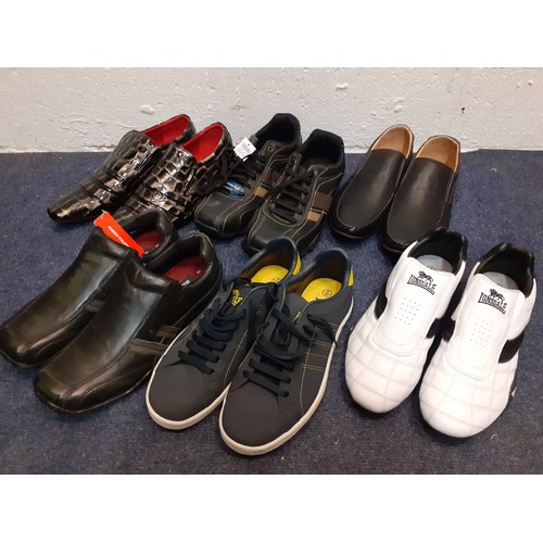 458 - A quantity of gents unworn shoes, mostly size 8 to include a pair of Giovanni patent faux reptile sh... 