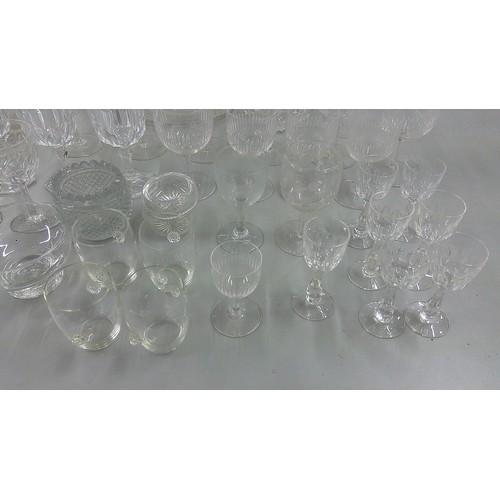 456 - Crystal and glassware to include a set of four Dartington crystal wine glasses and Nachtmann crystal... 