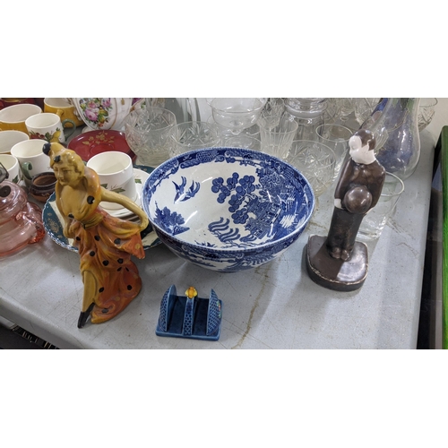 360 - A mixed lot to include Victorian oil lamps, Tiffany Portuguese cup and saucer, hock glass and other ... 