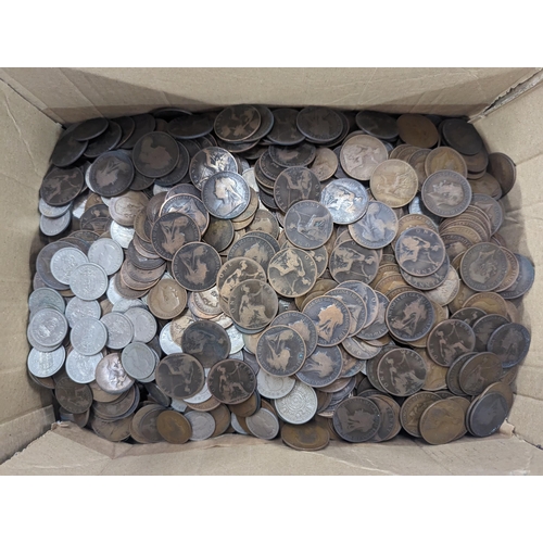 485 - A quantity of British coins, Victorian and later pennies, along with past 1947 half crowns, florins/... 