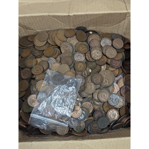 487 - A collection of post 1947 British half crowns, shillings, sixpence along with Victorian and later pe... 