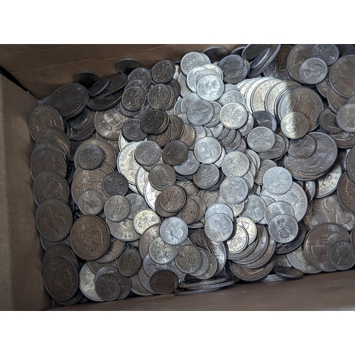 488 - A quantity of mostly very fine British decimal coinage to include 1969, 1970 50 pence, 10 and 5 penc... 