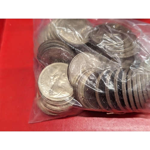 488 - A quantity of mostly very fine British decimal coinage to include 1969, 1970 50 pence, 10 and 5 penc... 