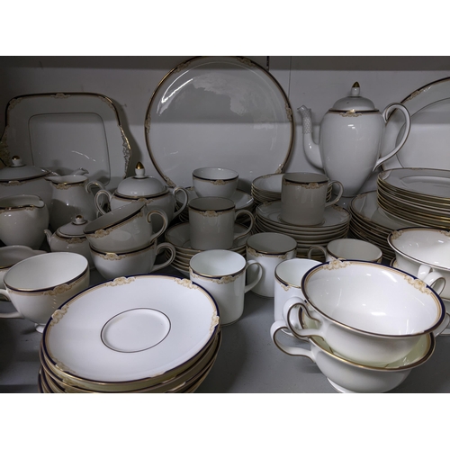 418 - A Wedgwood Cavendish pattern dinner, tea and coffee service with tureens, teapots, mainly for eight ... 