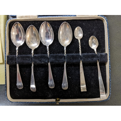 443 - A Bestecke Solingen chrome nickel steel cutlery set with gilt handles, cased set of four Edwardian s... 