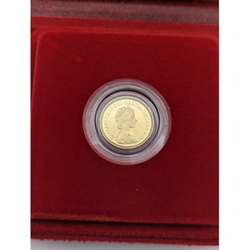 123 - United Kingdom - Elizabeth II (1952 -2022), 1980 proof Half Sovereign in Royal Mint red presentation... 