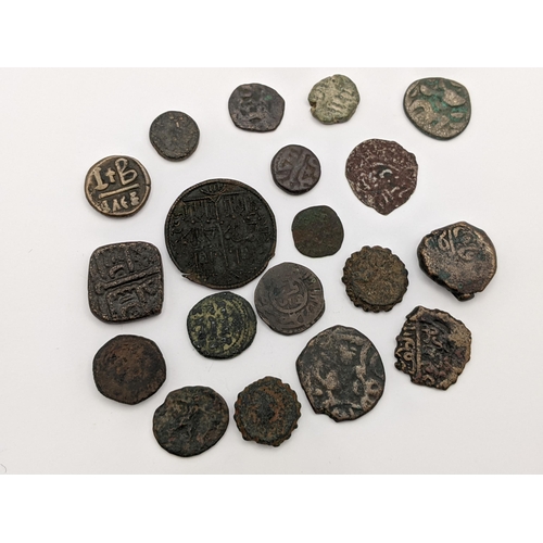 149 - A mixed collection of bronze and copper coins to include Rome / Byzantine examples, later Indian Sul... 