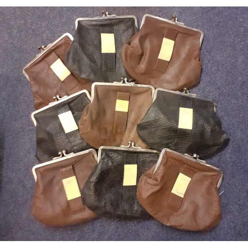 120 - A quantity of 28 x 1930's/40's black and brown leather clutch bags A/F with silver tone clasps and a... 