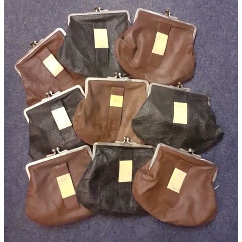 120 - A quantity of 28 x 1930's/40's black and brown leather clutch bags A/F with silver tone clasps and a... 