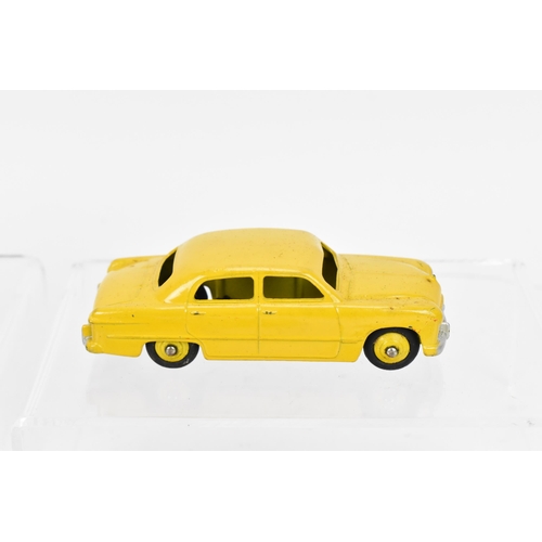 257 - A collection of vintage early Dinky cars, to include a 172 Studebaker Land Cruiser, a Hudson Commodo... 