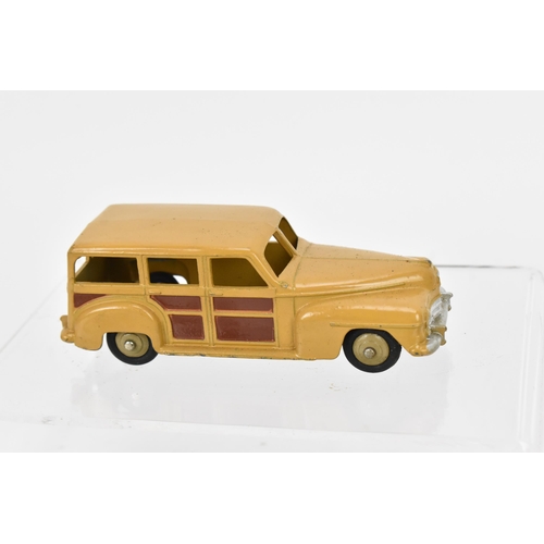 257 - A collection of vintage early Dinky cars, to include a 172 Studebaker Land Cruiser, a Hudson Commodo... 