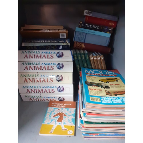 255 - Books to include Readers Digest Book Of The Road, Guinness World Records 2004, Animals Animals Anima... 