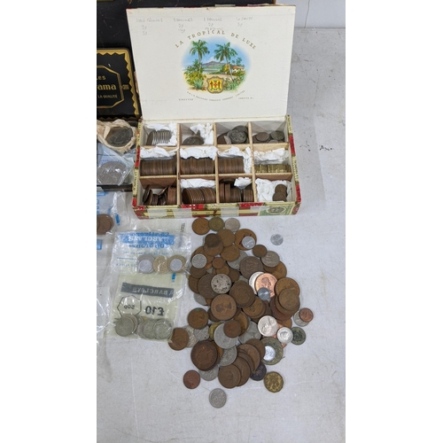 309 - Mixed world coins to include USA Mercury Dime, Canada and others along with British commemorative cr... 