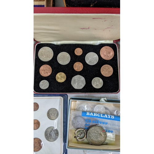 309 - Mixed world coins to include USA Mercury Dime, Canada and others along with British commemorative cr... 