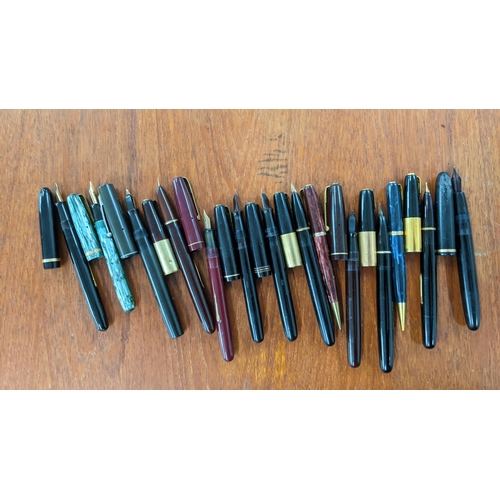13 - Twelve Waterman fountain pens and two pencils with 14ct nibs to include Waterman 250Z, WZ,K-877 pens... 