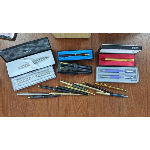 17 - Various Parker pens, Parker 75, Classic Matte set, Parker Chinese lacquer Parker 88, and other items... 