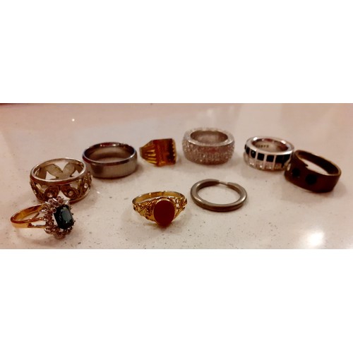 70 - A quantity of costume jewellery and vintage watches and pocket watches to include an amber effect ne... 