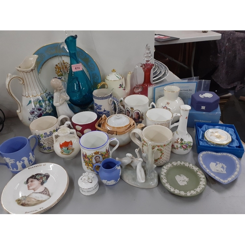 414 - Mixed 20th century ceramics to include a Staffordshire 'New Chelsea' coffee pot, a Thomas Till & Son... 