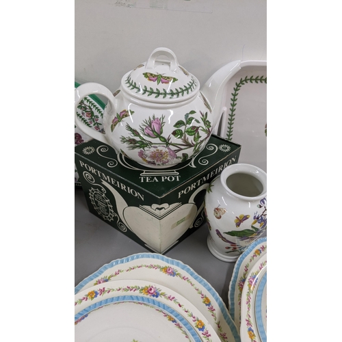 436 - A mixed lot of ceramics to include The Botanic Garden tea pot with box, vase and others, together wi... 