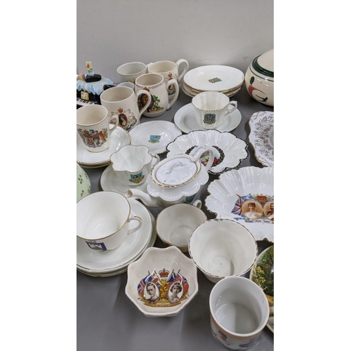 437 - A mixed lot of ceramics to include Royal related ceramics to include a tea pot, cups and saucers and... 