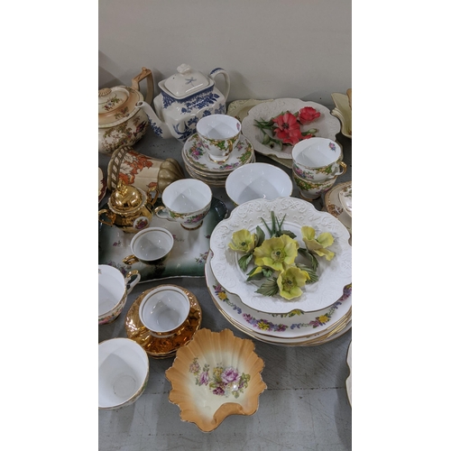 471 - A mixed lot of ceramics to include Carlton ware vase, Victorian Ribbon plates, Crown Ducal wall pock... 