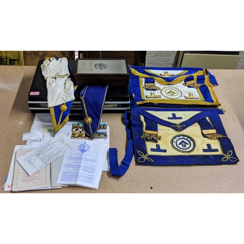 476 - Masonic and Freemasons items to include a Masons white leather apron with London emblem, paperwork r... 