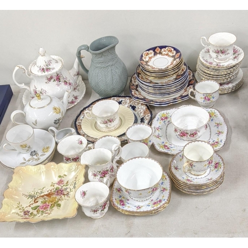 508 - A mixed lot of china to include a Royal Albert Lavender Rose pattern tea service, a Victorian Dudson... 