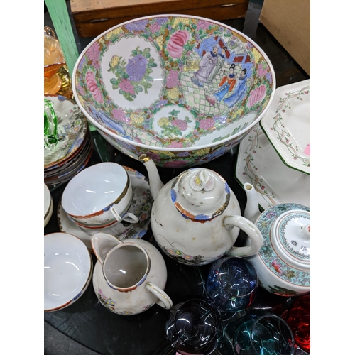 513 - Mixed 20th century ceramics to include a Japanese egg shell part tea set, a Johnson Brothers cake st... 