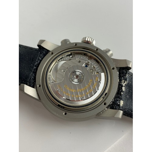 39 - A Girard-Perregaux made for Ferrari, chronograph, automatic, gents,  titanium, wristwatch, Japanese ... 