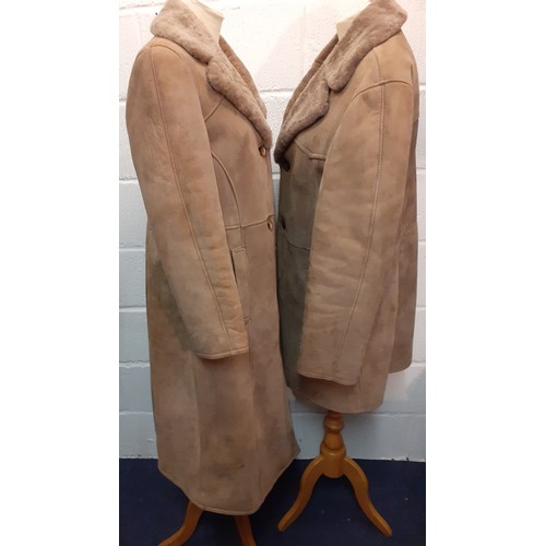 116 - A vintage Morlands gents pale brown lambskin coat having a 3 button fastening, 42