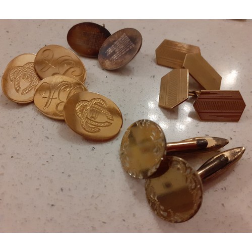 134 - Mixed 20th Century cufflinks to include a pair of 9ct gold engraved oval cufflinks, a pair of 9ct go... 