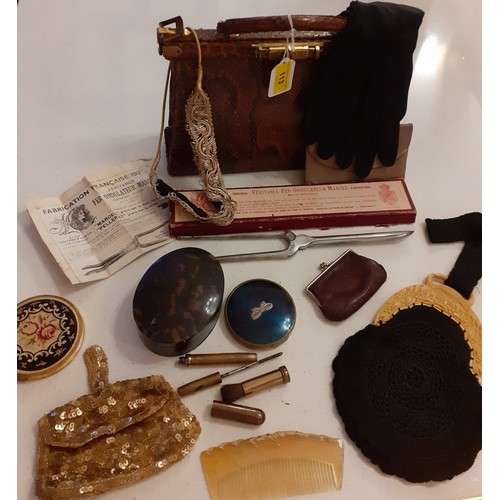 113 - A mixed lot comprising a vintage brown snakeskin handbag with mirror and purse, 2 vintage compacts, ... 