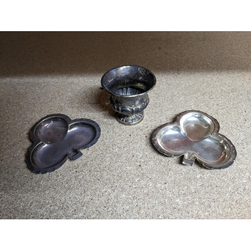 350 - Two Edward VII silver bridge ashtrays in the form of ace of clubs, Birmingham 1904, and a continenta... 