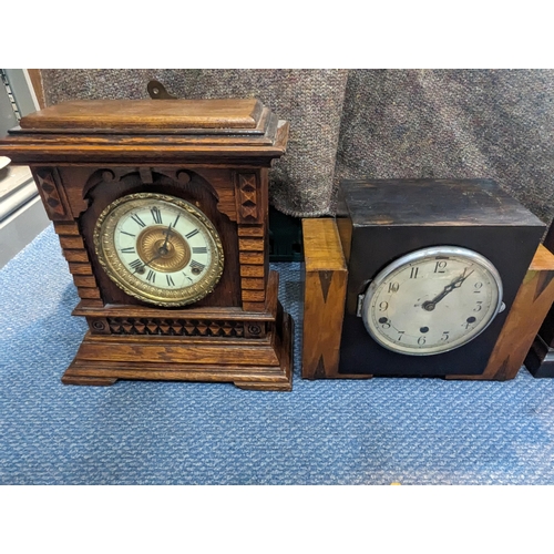 63 - A group of four American mantle clocks to include an Art Deco inspired example, oak case Ansonia clo... 