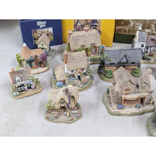 352 - A collection of 19 boxed Lilliput Lane model cottages A/F, to include 'The Pinkertons Post Office', ... 