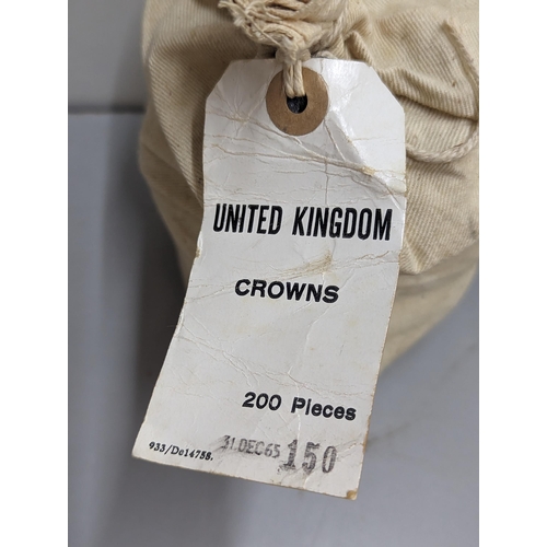 358 - British Coins - five sealed bags of Crowns, 200 pieces per bag, dated 31/12/1965 x 3, 14/01/1966 x 2... 