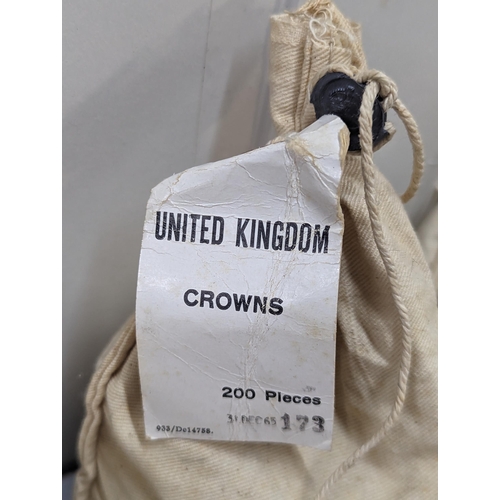 358 - British Coins - five sealed bags of Crowns, 200 pieces per bag, dated 31/12/1965 x 3, 14/01/1966 x 2... 