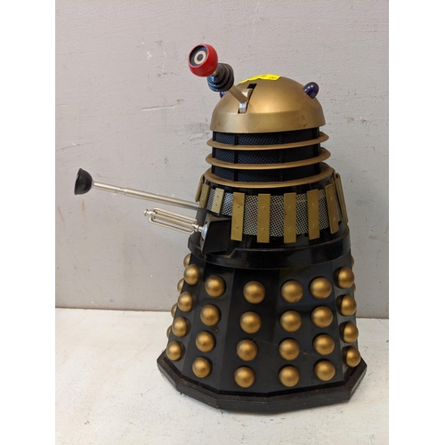 372 - Dr Who models to include a model Dalek, 32cm, a 2002 BBC talking cyberman, The Monk and The Master, ... 