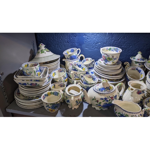 463 - A collection of Masons dinner and tea ware to include a large collection of Regency pattern and Payn... 