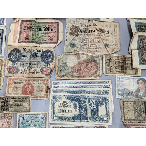 525 - Mixed world coins and banknotes to include Republic of China ten Cash, 1917 10 Milliemes, 1877 Quart... 