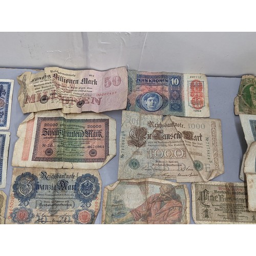 525 - Mixed world coins and banknotes to include Republic of China ten Cash, 1917 10 Milliemes, 1877 Quart... 