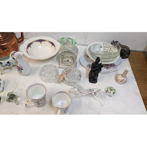 516 - Ceramics and glassware to include Royal Crown Derby paperweight fashioned as a frog, a Poole pottery... 