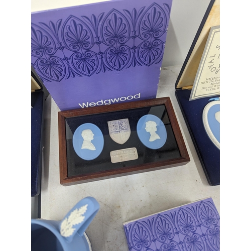 563 - Mixed Wedgwood Jasperware to include 1977 Silver Wedding Anniversary plaque, and a lidded pot, St Pa... 