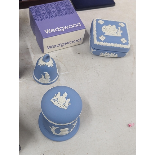 563 - Mixed Wedgwood Jasperware to include 1977 Silver Wedding Anniversary plaque, and a lidded pot, St Pa... 